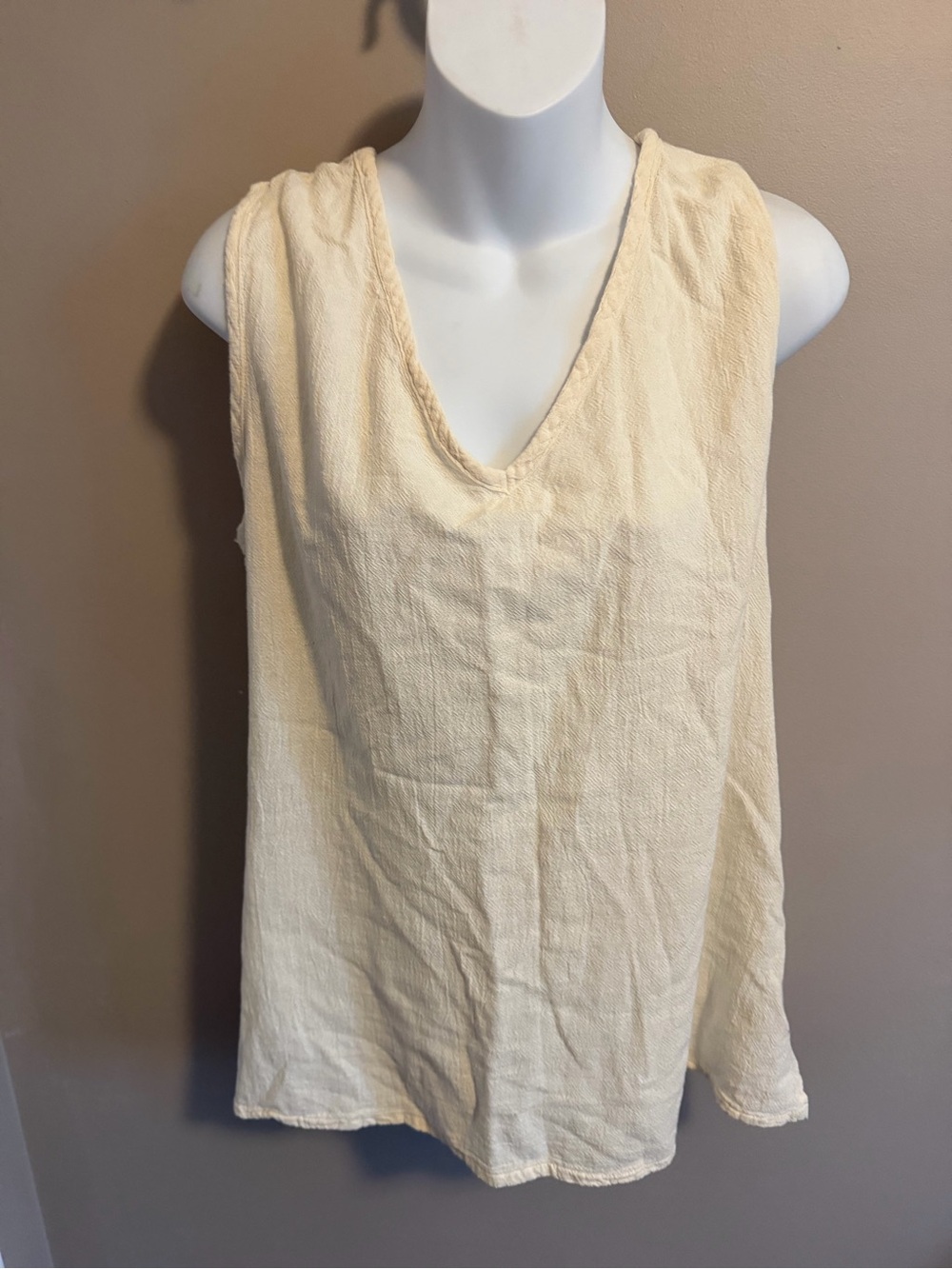 Diseños Cecilia Nathal Crinkle Cotton V Neck Tank Top Beige Cream L